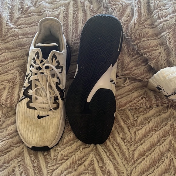 Mens Lebron Witness 6 Basketball Shoe 10.5 - Picture 3 of 4